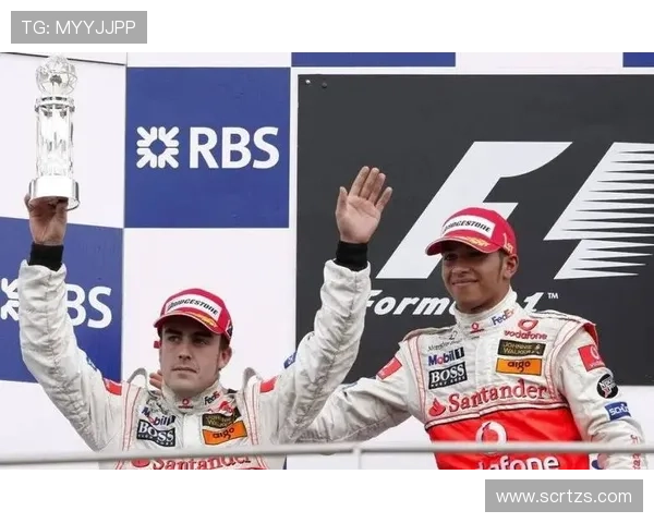 红牛车队战略再引热议维斯塔潘与汉密尔顿冠军争夺进入白热化阶段