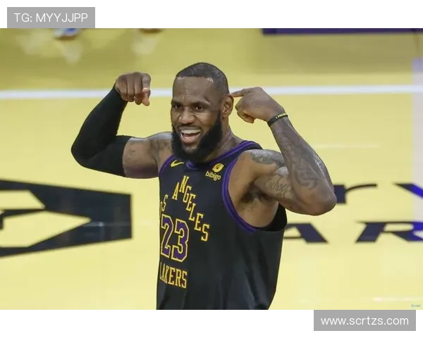 詹姆斯谈新赛季目标:带领湖人冲击总冠军 追求个人历史新高 詹姆斯谈新赛季目标:带领湖人冲击总冠军 追求个人历史新高